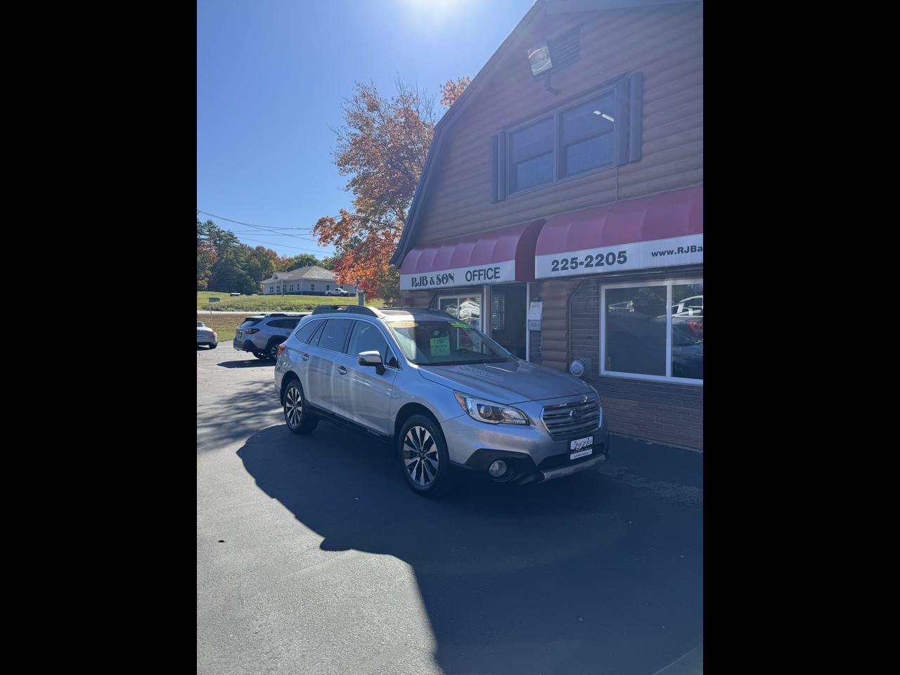 Used 2017 Subaru Outback 2.5i Limited AWD/4WD image 1