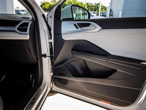 New 2026 Volkswagen Taos SE image 42