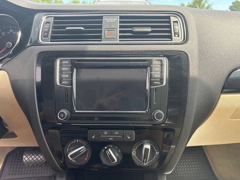Used 2016 Volkswagen Jetta SEL FWD image 13
