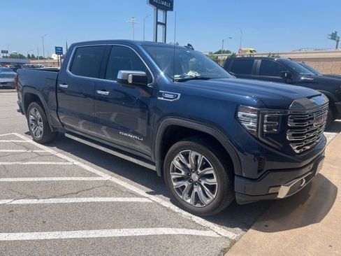 Used 2023 GMC Sierra 1500 Denali w/ Denali Reserve Package AWD/4WD image 1