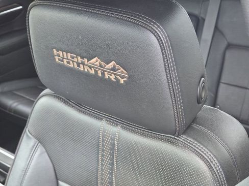Used 2025 Chevrolet Silverado 1500 High Country w/ High Country Premium Package AWD/4WD image 15