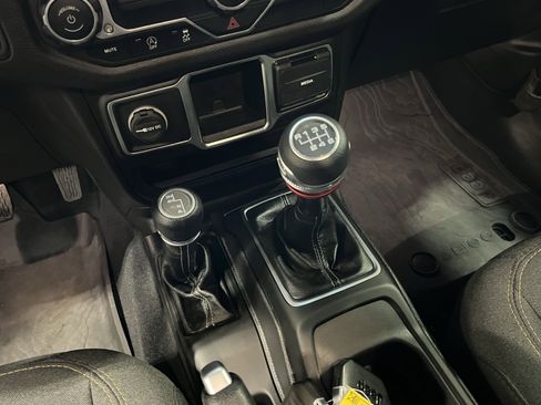 Certified 2024 Jeep Wrangler Sport AWD/4WD image 23
