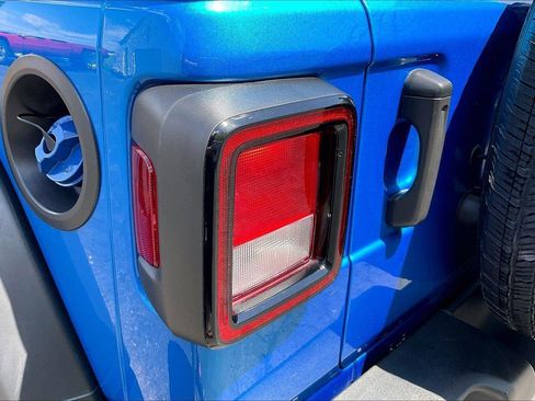 Used 2022 Jeep Wrangler Unlimited Sport AWD/4WD image 28