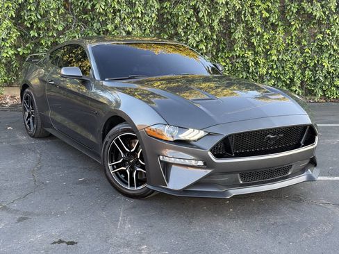 Used 2019 Ford Mustang GT Premium w/ GT Performance Package RWD image 2