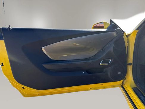 Used 2010 Chevrolet Camaro SS RWD image 21