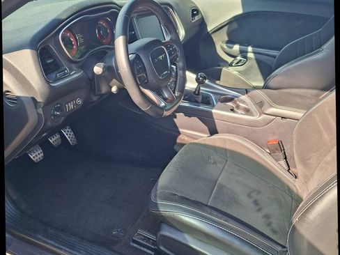 Used 2016 Dodge Challenger SRT Hellcat RWD image 8