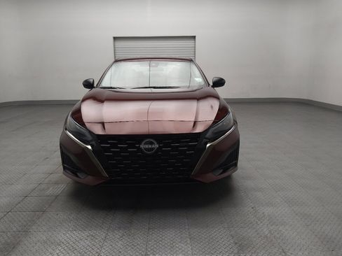 Used 2025 Nissan Altima 2.5 SV FWD image 14