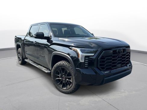 Used 2025 Toyota Tundra Limited w/ TRD Off-Road Package AWD/4WD image 4