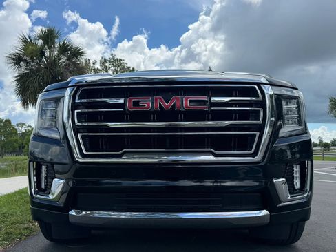 Used 2021 GMC Yukon XL SLT RWD image 2