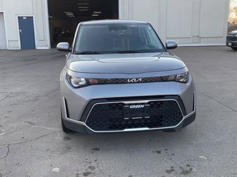 Used 2023 Kia Soul LX w/ LX Technology Package image 3