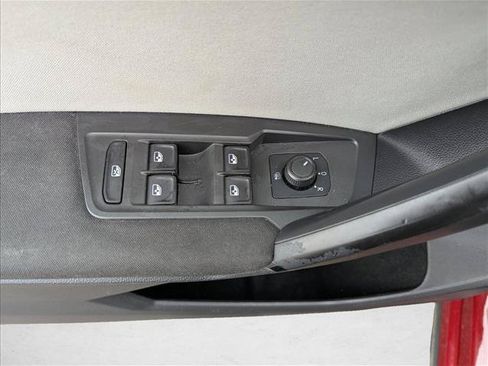 Used 2019 Volkswagen Tiguan S FWD image 10