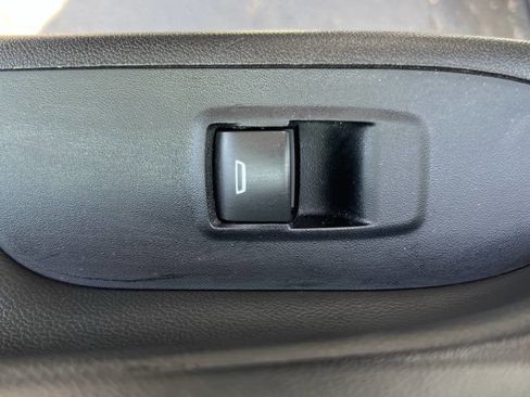 Used 2019 Chevrolet Equinox LT image 16