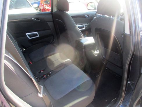 Used 2014 Chevrolet Captiva Sport LT FWD image 9