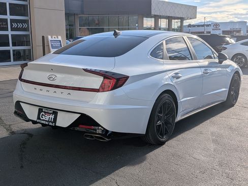 Used 2020 Hyundai Sonata SEL w/ Convenience + Sunroof Package FWD image 3