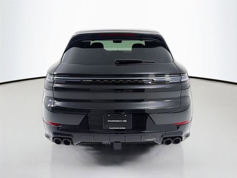 New 2026 Porsche Cayenne GTS image 21