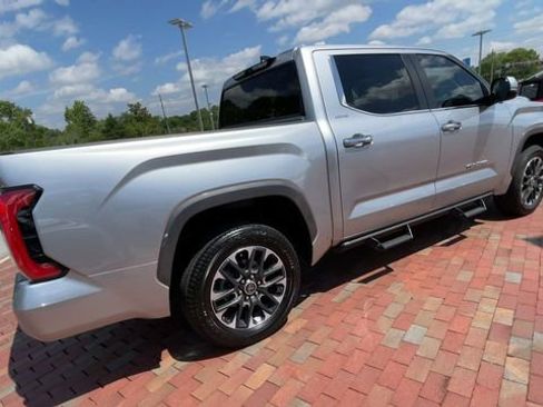 Used 2024 Toyota Tundra Limited AWD/4WD image 9