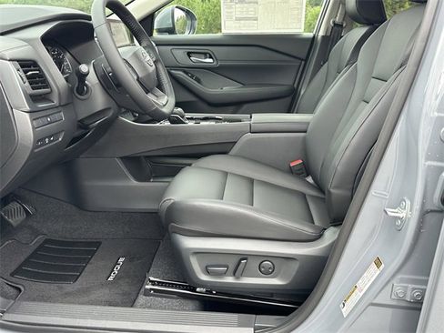 New 2026 Nissan Rogue SV image 10
