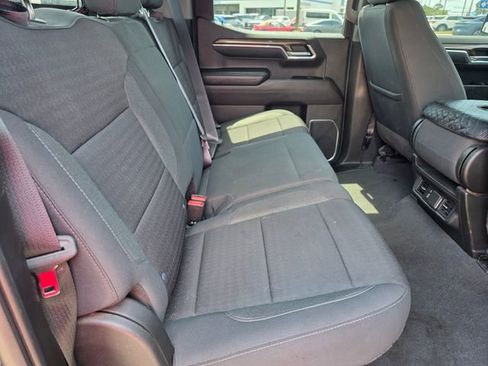 Used 2022 Chevrolet Silverado 1500 LT AWD/4WD image 14