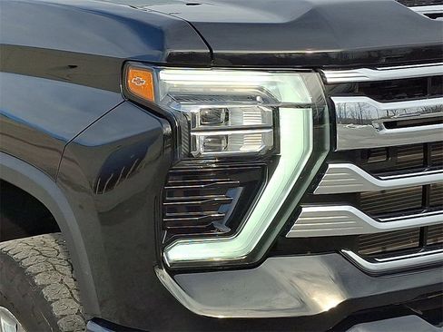 Used 2024 Chevrolet Silverado 3500 High Country w/ High Country Premium Package image 13