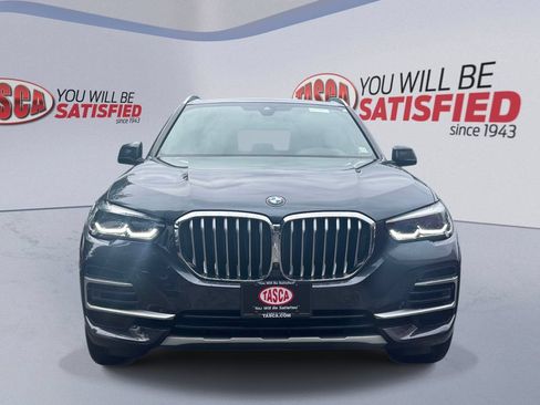 Used 2022 BMW X5 xDrive40i w/ Premium Package AWD/4WD image 2