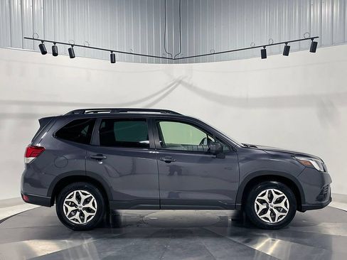 Used 2023 Subaru Forester Premium AWD/4WD image 11
