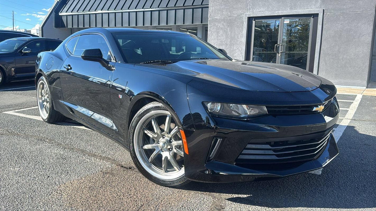 Used 2016 Chevrolet Camaro LT RWD image 1