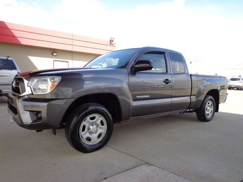 Used 2015 Toyota Tacoma 2WD Access Cab w/ SR5 Package image 1