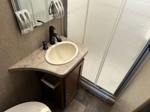 Used 2016 Ford E-450 and Econoline 450 Super Duty w/ Motorhome Prep Package image 66