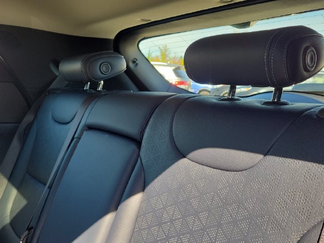 Used 2022 Chevrolet Bolt EUV Premier w/ Sun & Sound Package FWD image 11