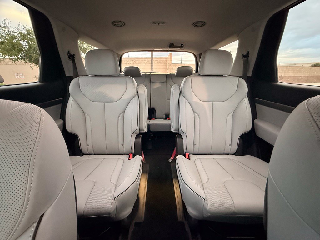 Used 2024 Hyundai Palisade SEL FWD image 17