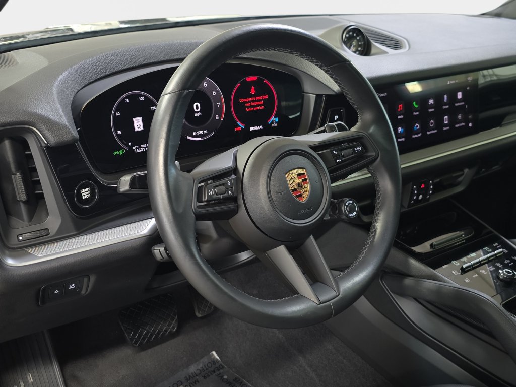 Used 2024 Porsche Cayenne Coupe AWD/4WD image 19