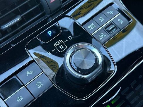 Certified 2024 Subaru Solterra w/ Touring Package image 26