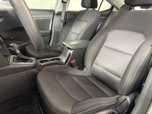 Used 2018 Hyundai Elantra SEL image 11