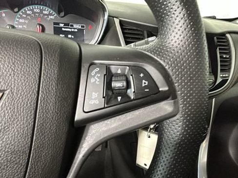 Used 2021 Chevrolet Trax LT FWD image 16