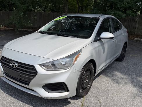 Used 2018 Hyundai Accent SE FWD image 1