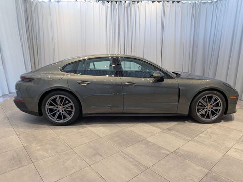 Certified 2025 Porsche Panamera image 8