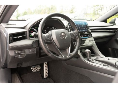 Used 2020 Toyota Avalon XSE image 10