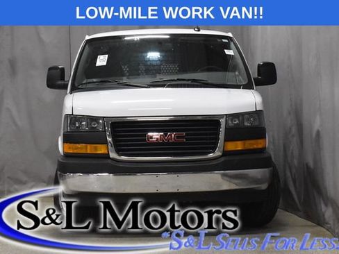 Used 2024 GMC Savana 2500 w/ Driver Convenience Package image 4
