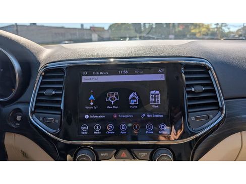 Used 2019 Jeep Grand Cherokee Laredo w/ 18" Wheel & 8.4" Radio Group image 26