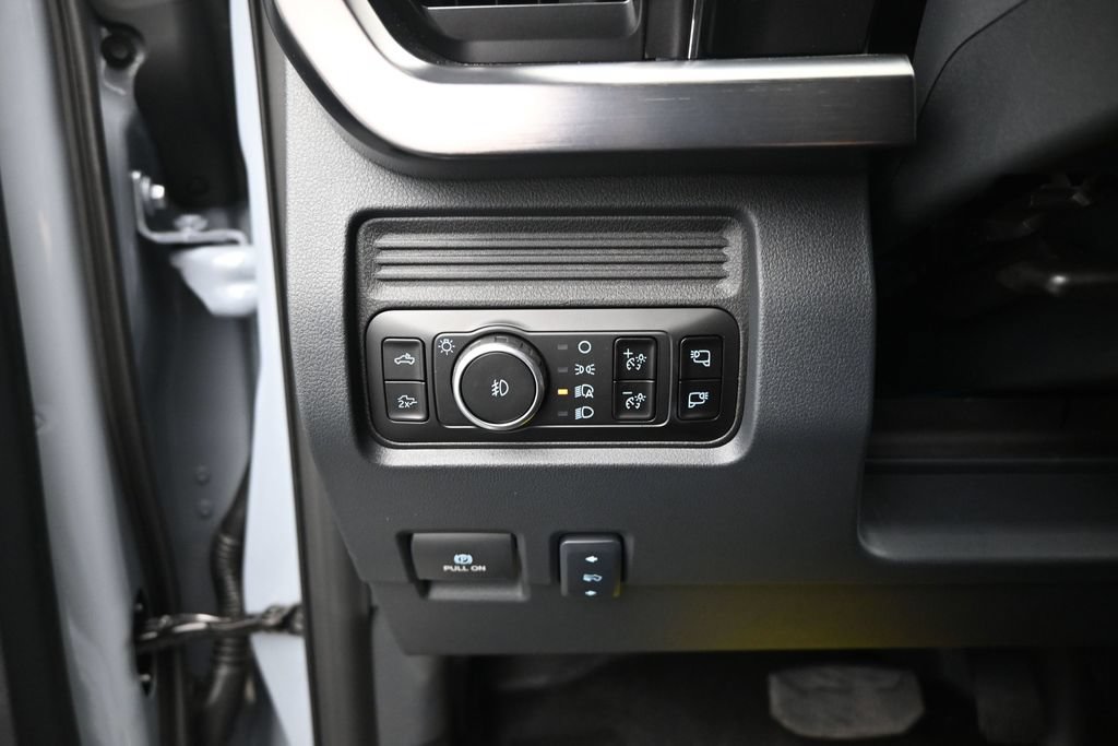 New 2026 Ford F250 Lariat w/ Black Appearance Package AWD/4WD image 12