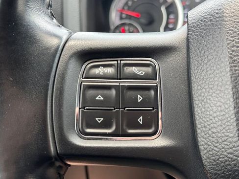 Used 2019 RAM 1500 Big Horn AWD/4WD image 17