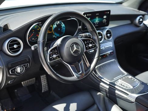 Used 2023 Mercedes-Benz GLC 300 4MATIC Coupe image 17