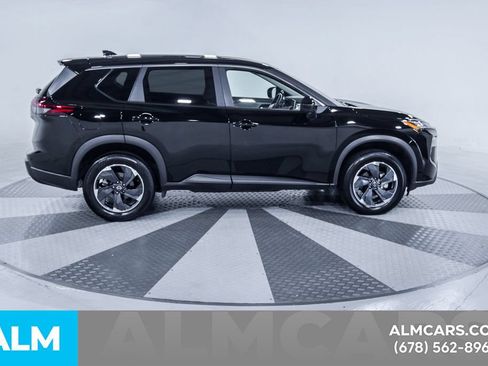 Used 2025 Nissan Rogue SV FWD image 11