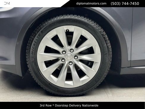 Used 2018 Tesla Model X 75D image 36