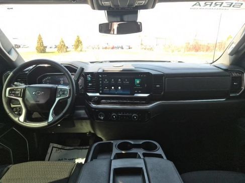 Used 2022 Chevrolet Silverado 1500 RST AWD/4WD image 38