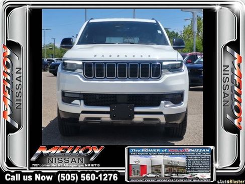Used 2024 Jeep Wagoneer L Series II w/ Flexible Seating Group AWD/4WD image 2