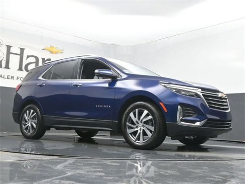 Used 2023 Chevrolet Equinox Premier image 2