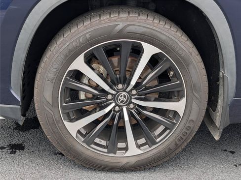 Used 2022 Toyota Highlander XSE AWD/4WD image 9