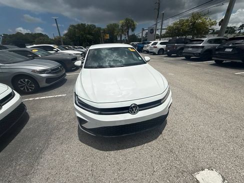Used 2026 Volkswagen Jetta Sport FWD image 8