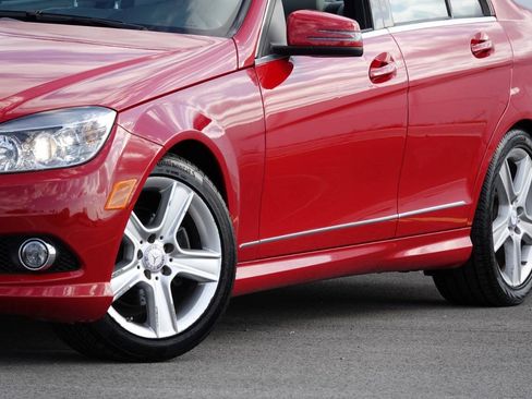 Used 2010 Mercedes-Benz C 300 Sedan image 3